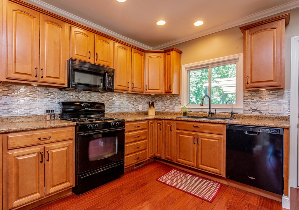 55 Oleander Street West Springfield, MA 01089 - Photo 8 of 26 Gallery Image 8