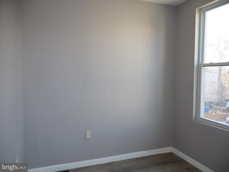 1753 North 27th Street Philadelphia, PA 19121 - Photo 13 of 38 a small space with a window
