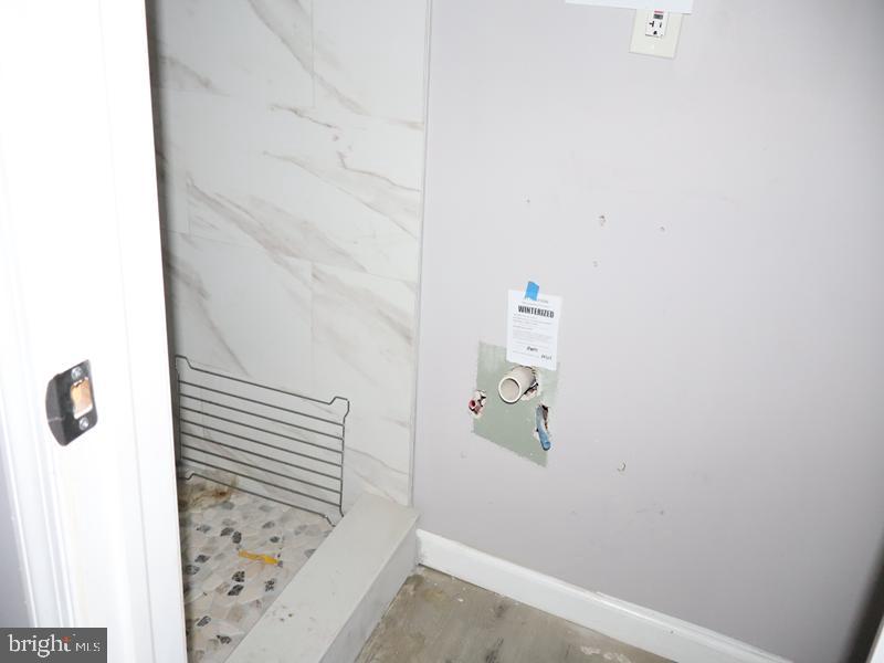 1753 North 27th Street Philadelphia, PA 19121 - Photo 15 of 38 a bathroom with a shower