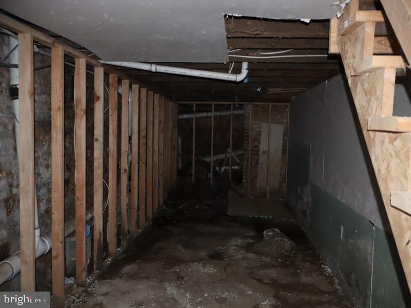 1753 North 27th Street Philadelphia, PA 19121 - Photo 21 of 38 a view of wooden door