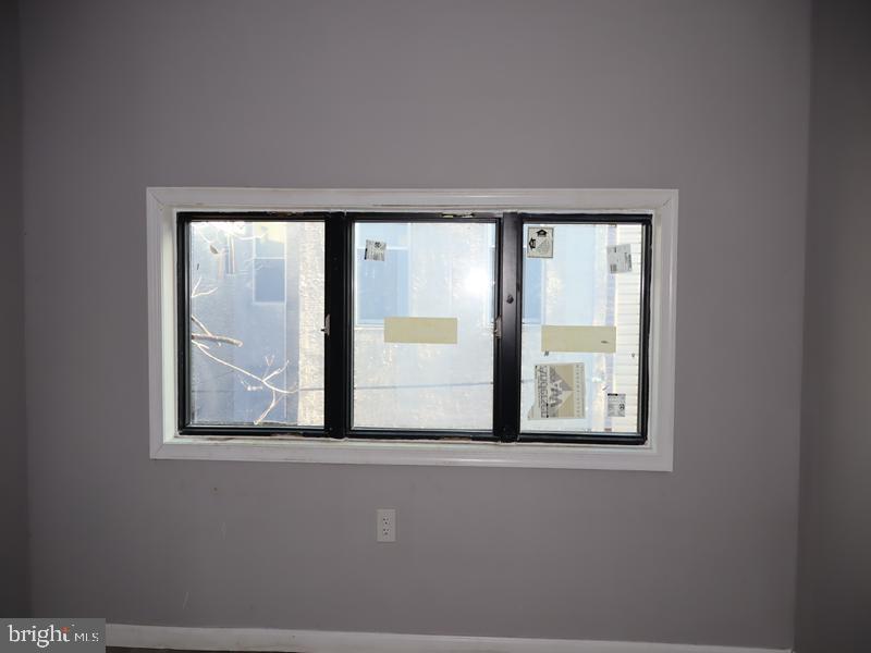 1753 North 27th Street Philadelphia, PA 19121 - Photo 27 of 38 a view of an empty room with a window