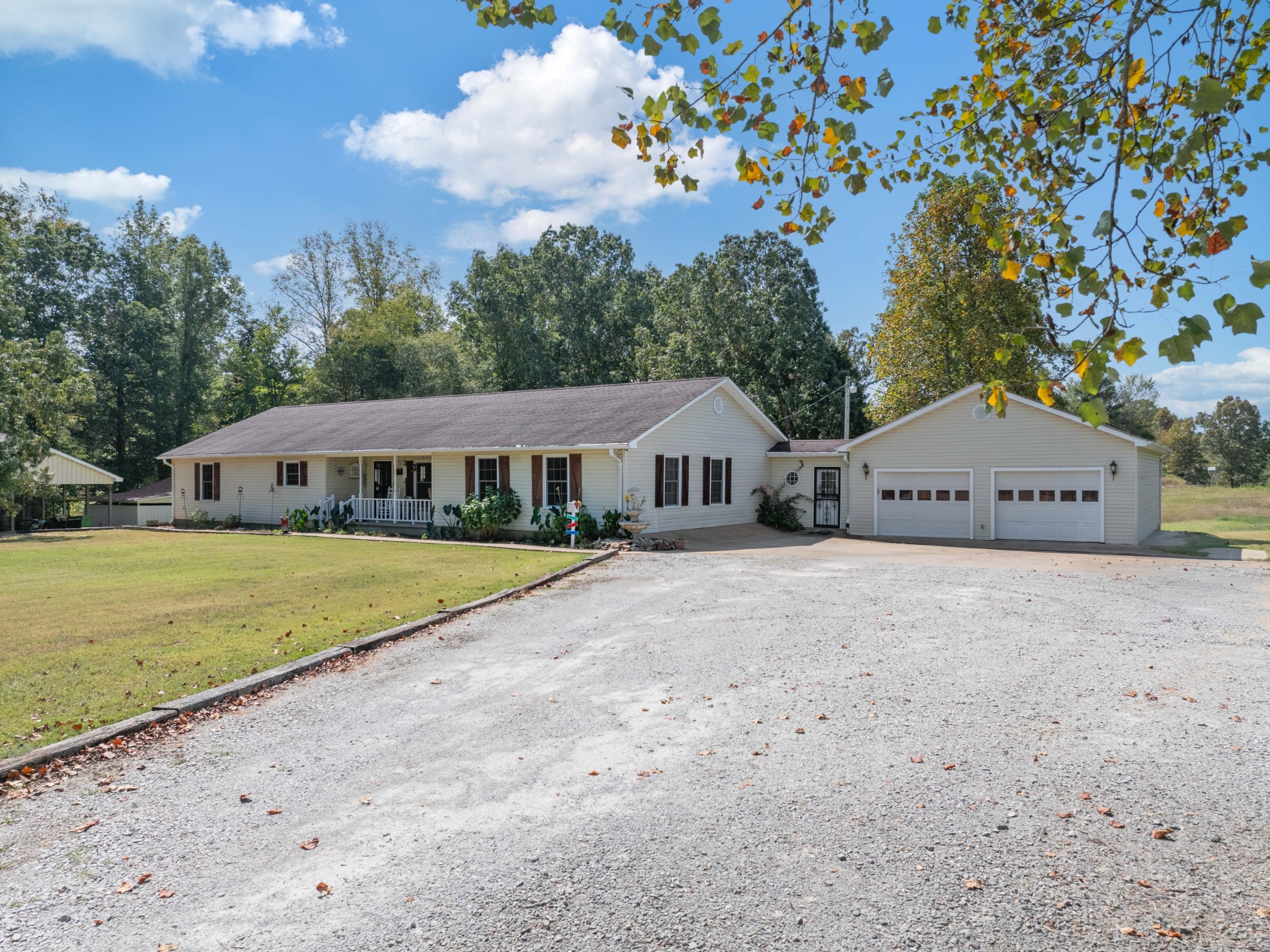 3379 Old Stage Road Decaturville, TN 38329 - Photo 4 of 47 Gallery Image 4