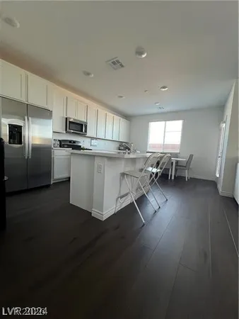 $2,300 | 3284 Viola Hills Avenue, Henderson, NV 89044