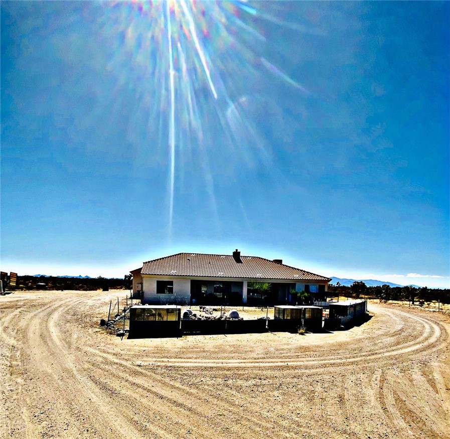 21038 South Cheyenne Road Yucca, AZ 86438 - Photo 74 of 98 View of front of property