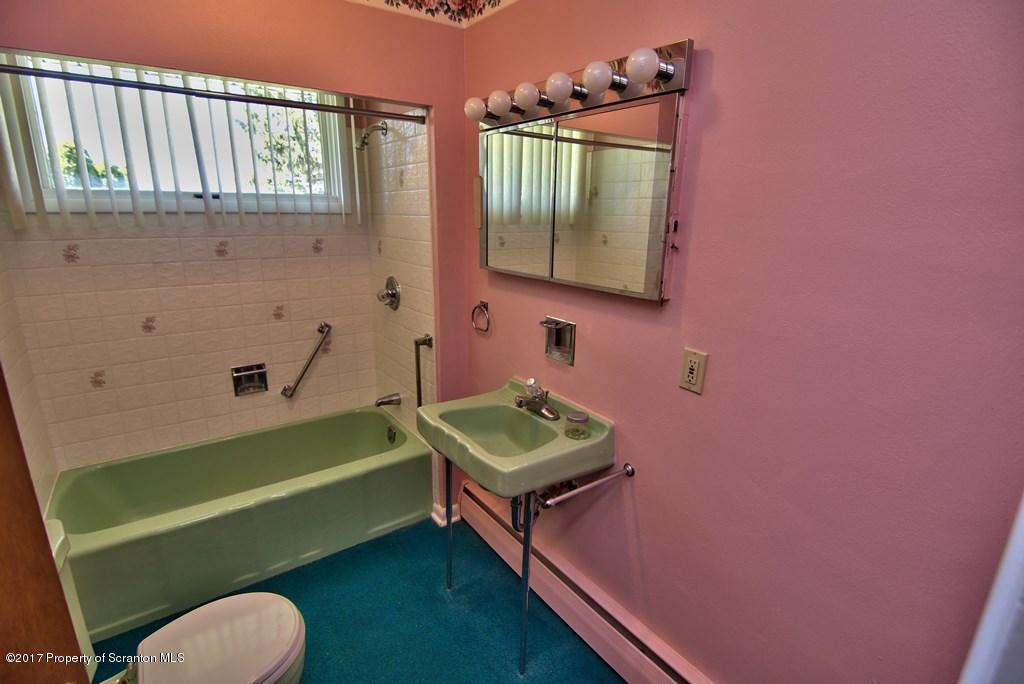 1531-1533 Layton Road Clarks Summit, PA 18411 - Photo 13 of 43 Gallery Image 13