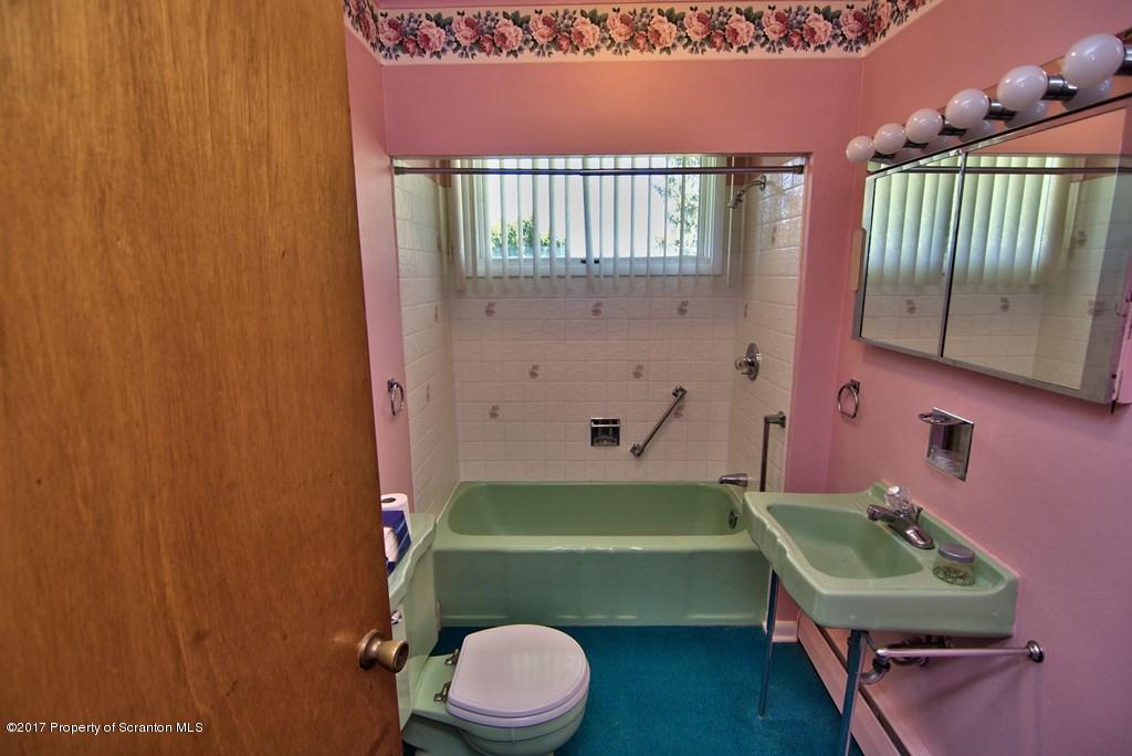 1531-1533 Layton Road Clarks Summit, PA 18411 - Photo 14 of 43 Gallery Image 14