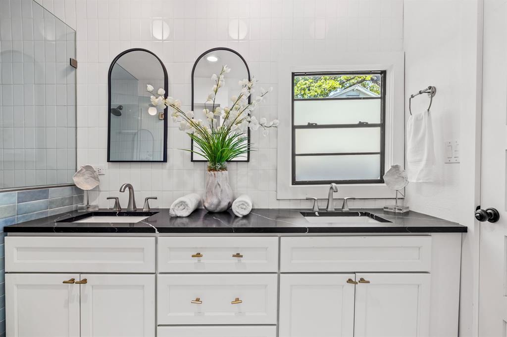 4803 Reiger Avenue Dallas, TX 75246 - Photo 17 of 32