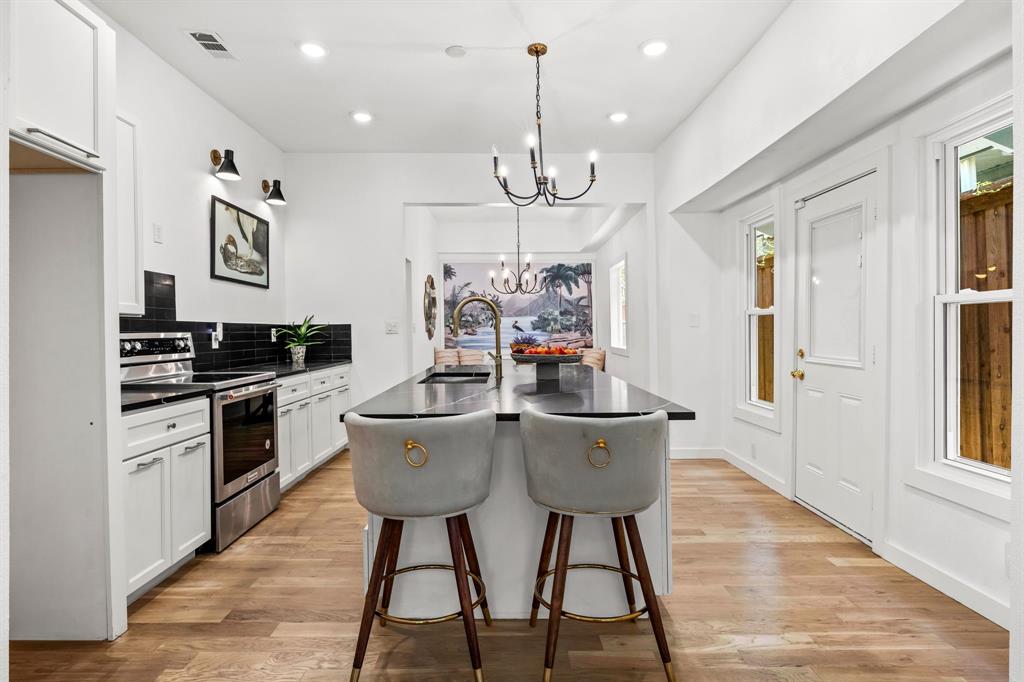 4803 Reiger Avenue Dallas, TX 75246 - Photo 6 of 32