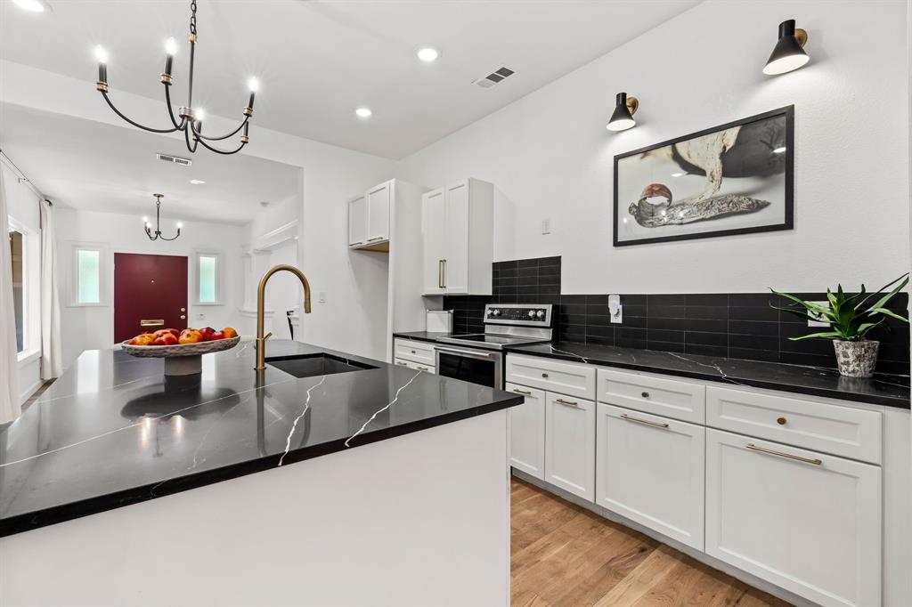 4803 Reiger Avenue Dallas, TX 75246 - Photo 8 of 32