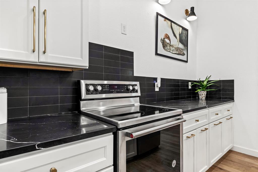 4803 Reiger Avenue Dallas, TX 75246 - Photo 9 of 32