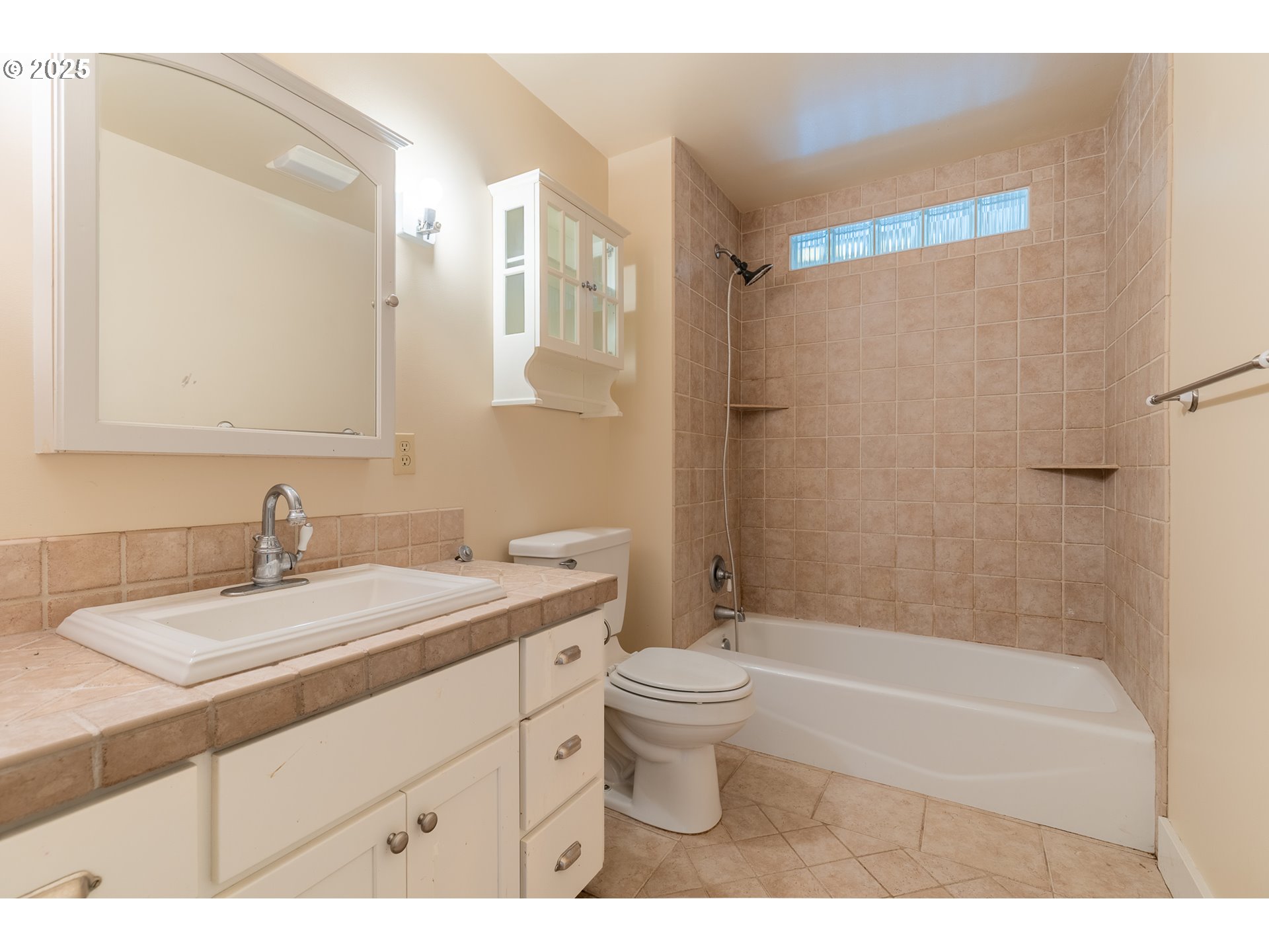 7140 Jake Road Klamath Falls, OR 97601 - Photo 18 of 47 a bathroom with a sink toilet a mirror and shower