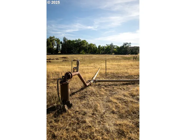 a view of a bathroom