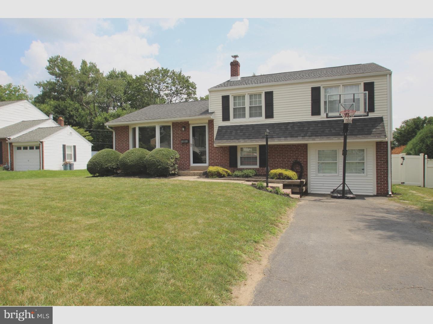 22 Weathervane Road Aston, PA 19014 - Photo 1 of 19 Gallery Image 1