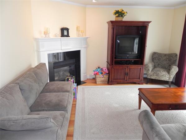657 Trapelo Road Waltham, MA 02452 - Photo 7 of 29 Gallery Image 7