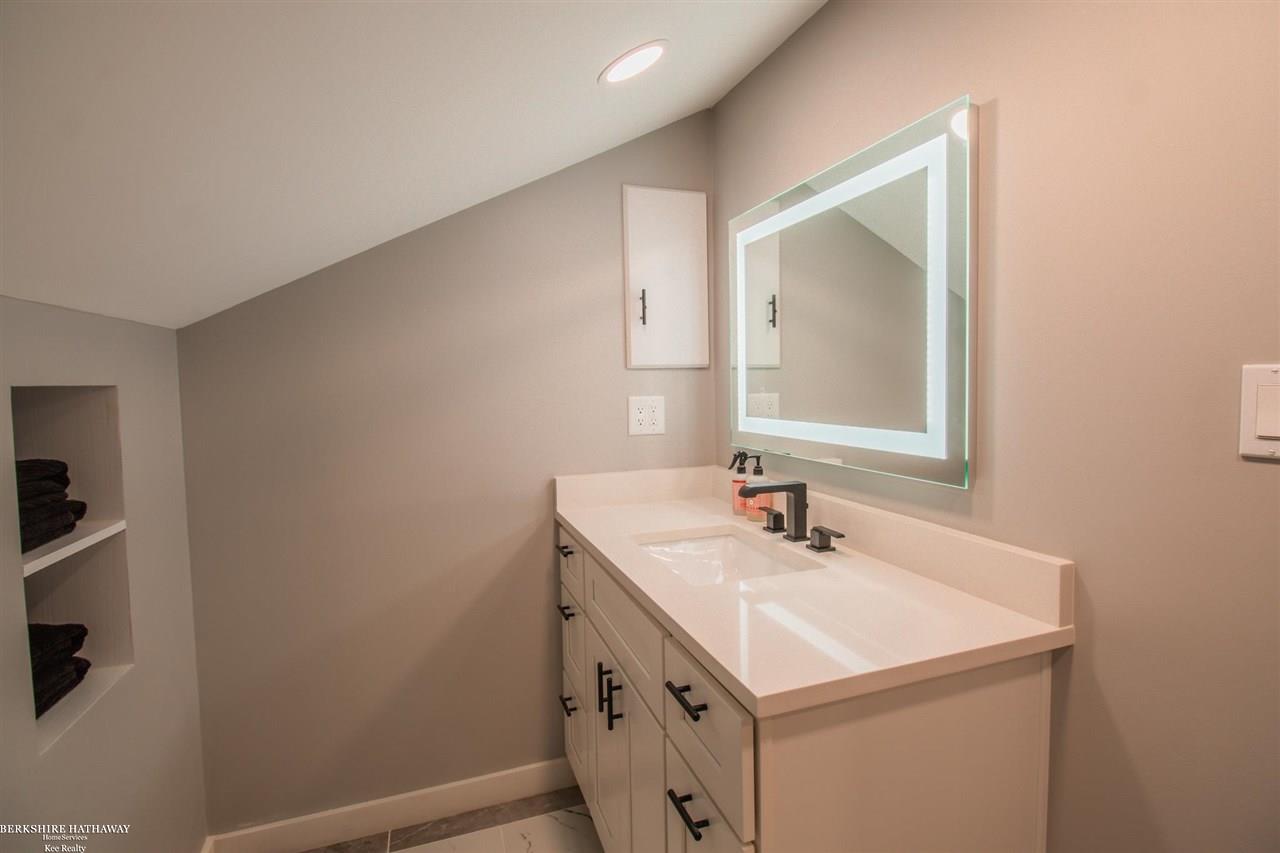 149 Woodside Road Royal Oak, MI 48073 - Photo 33 of 39 50065755-32.JPG