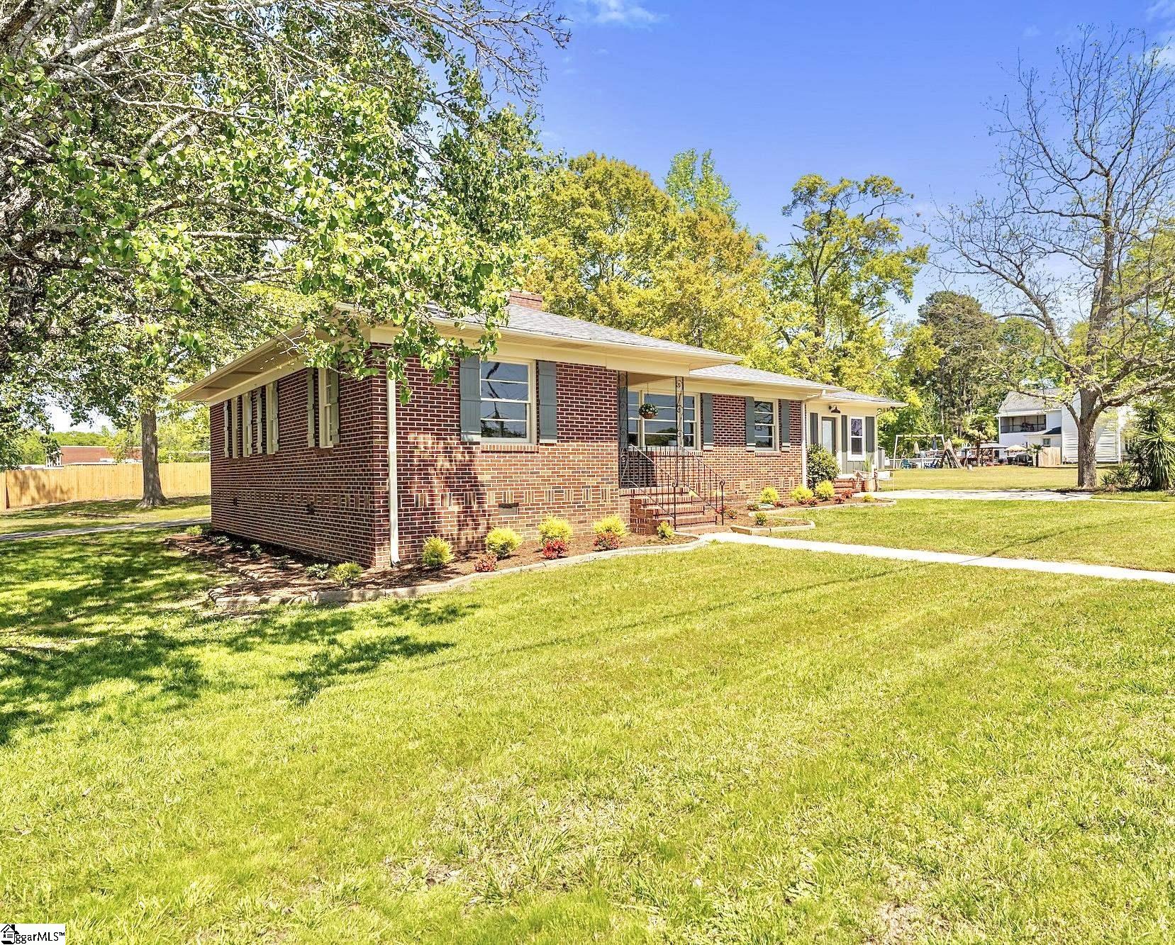 311 Blue Ridge Avenue Belton, SC 29627 - Photo 2 of 35