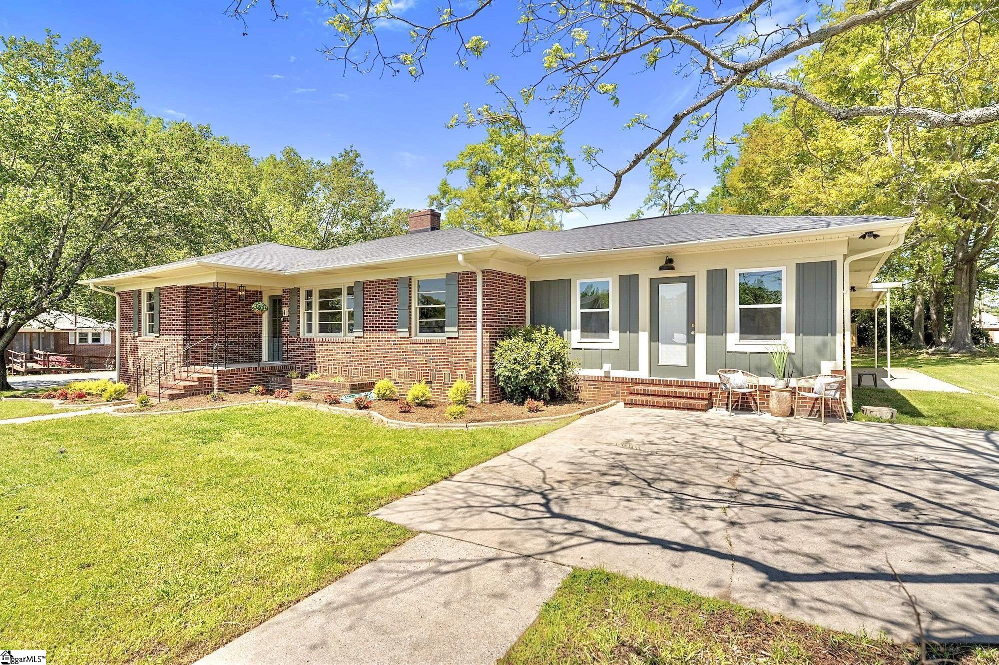 311 Blue Ridge Avenue Belton, SC 29627 - Photo 3 of 35