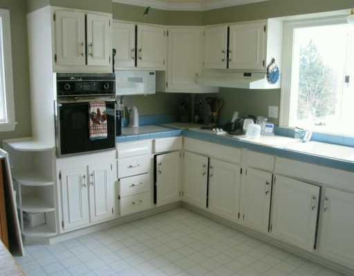 201 Johns School Road Renfrew, PA 16053 - Photo 6 of 8 Kitchen.