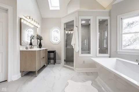 $1,249,000 | 9889 Summerlakes Drive, Carmel, IN 46032