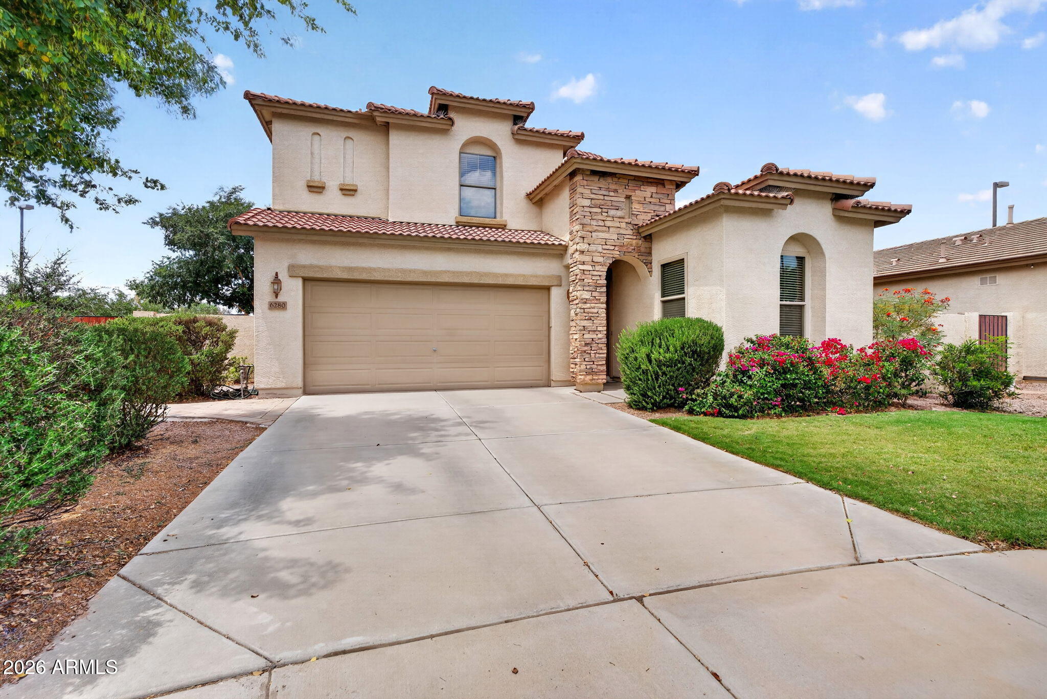 6280 South Sinova Court Gilbert, AZ 85298 - Photo 2 of 64