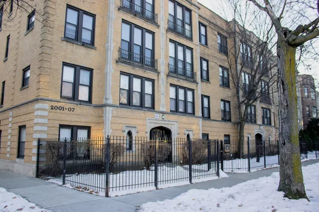 $1,795 | 2007 West Fargo Avenue, Unit 1, Chicago, IL 60645