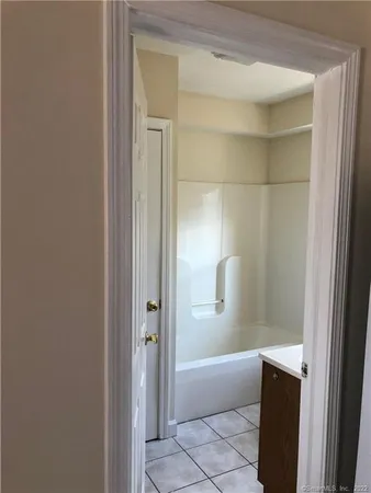 $2,200 | 155 Dividend Road, Unit 1, Rocky Hill, CT 06067