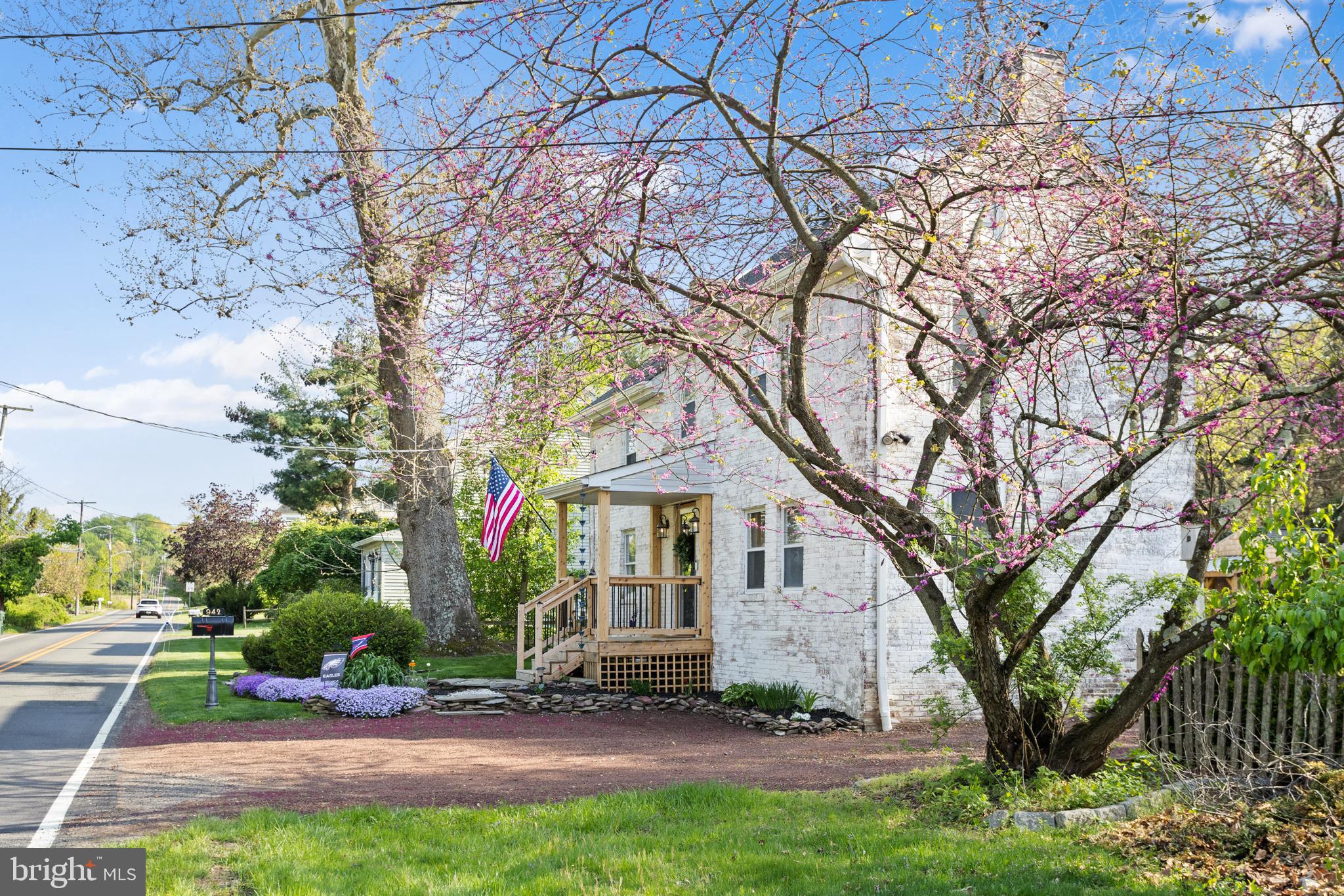 942 Province Line Road Allentown, NJ 08501 - Photo 7 of 50 a front view of a house with yard and green space