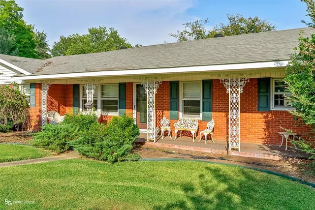 $278,000 | 1100 Louisiana Avenue, Minden, LA 71055