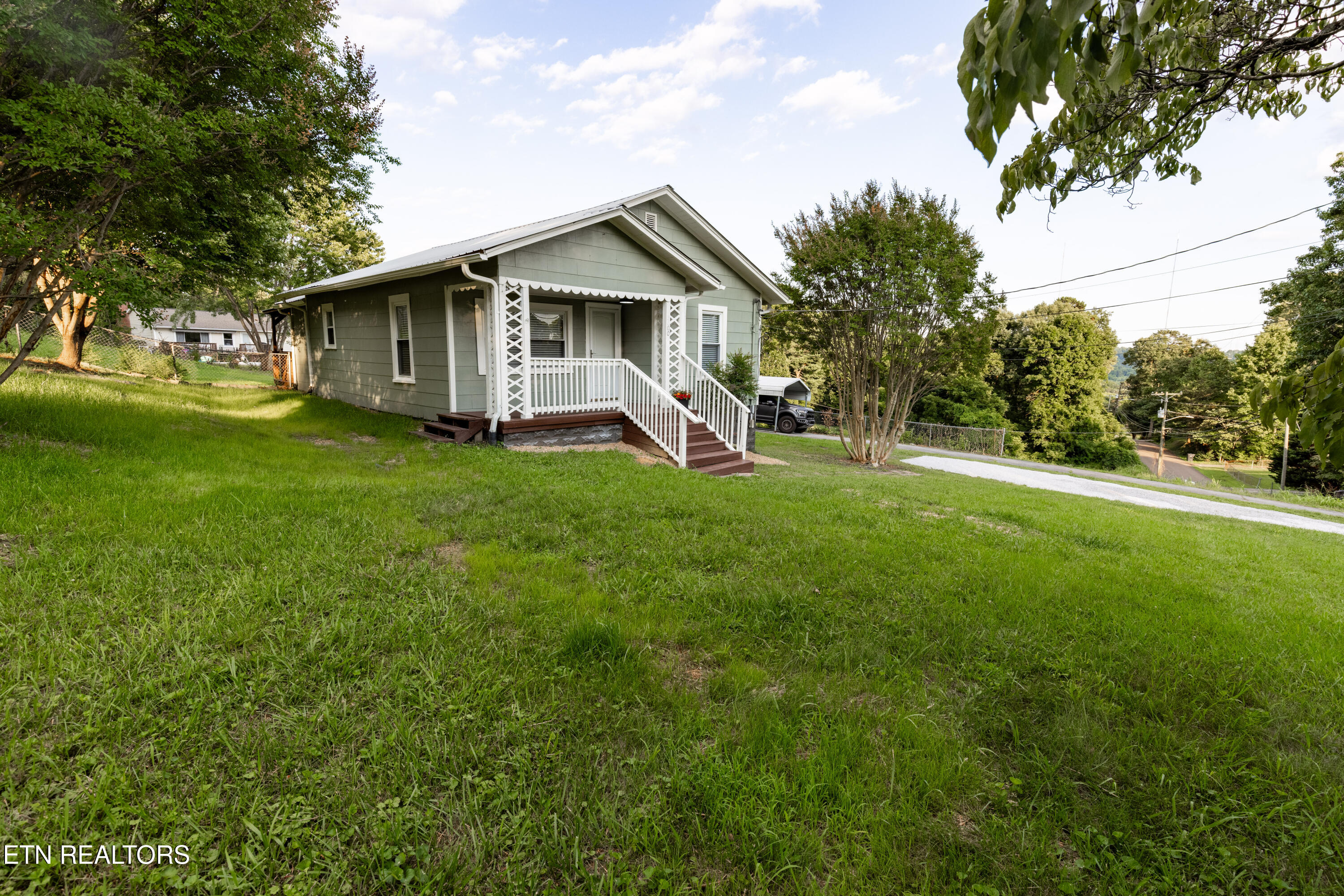 5600 Wassman Road Knoxville, TN 37912 - Photo 3 of 28 5600 Wassman-3