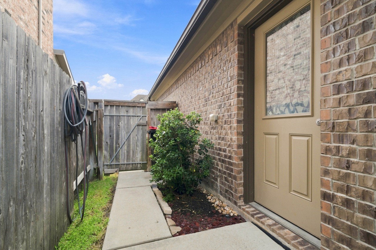 10110 Whitney Reach Drive Rosharon, TX 77583 - Photo 39 of 50 Gallery Image 39