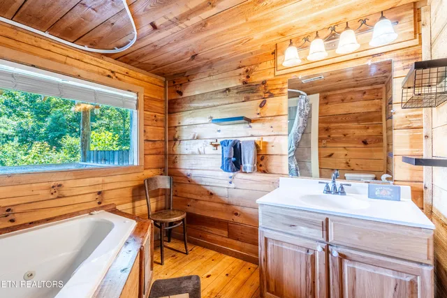 $1,199,999 | 3 R Wears Valley Road, Pigeon Forge, TN 37863