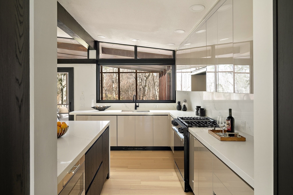 367 Newton Street Brookline, MA 02467 - Photo 11 of 33