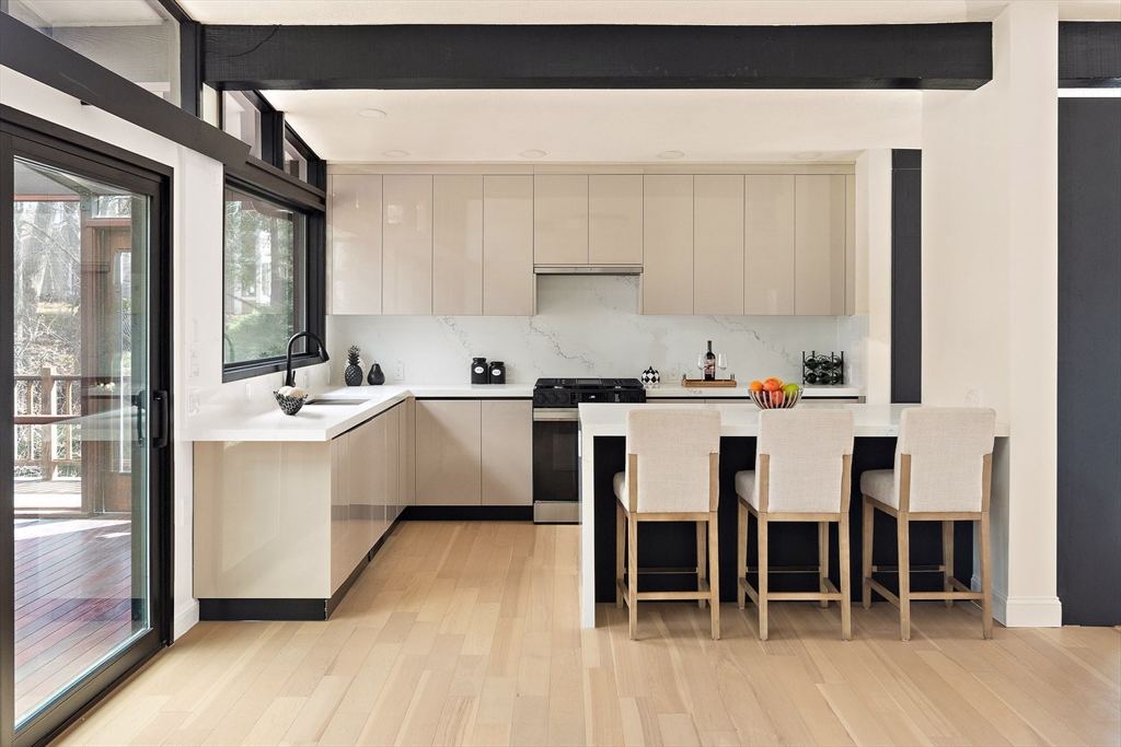 367 Newton Street Brookline, MA 02467 - Photo 8 of 33