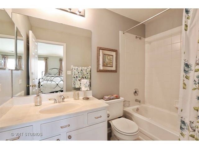 874 South Insignia Court Palatine, IL 60067 - Photo 11 of 15