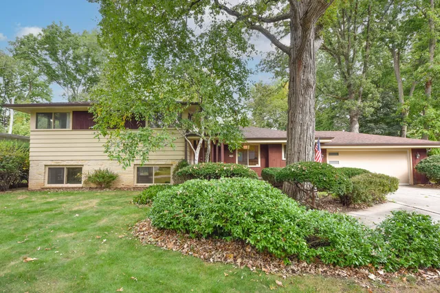 $450,000 | 2342 West Acacia Road, Glendale, WI 53209