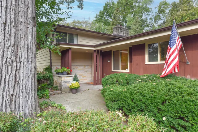 $450,000 | 2342 West Acacia Road, Glendale, WI 53209