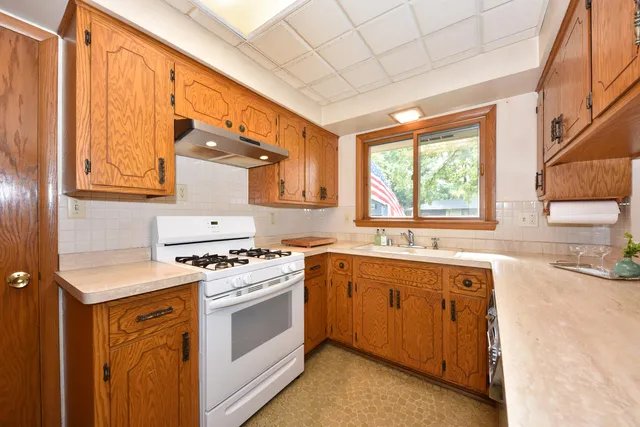 $450,000 | 2342 West Acacia Road, Glendale, WI 53209