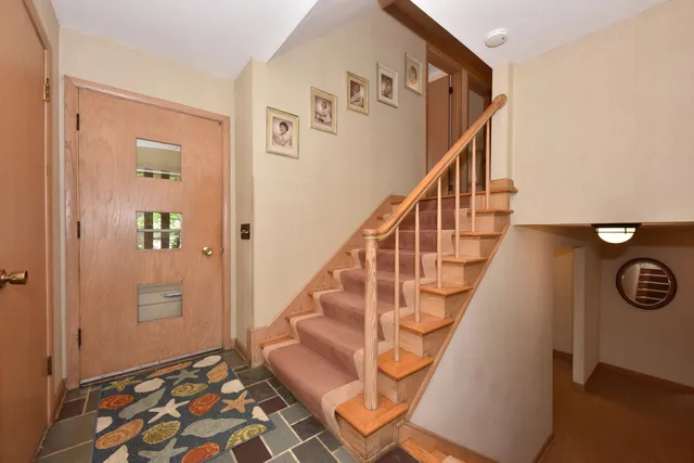 $450,000 | 2342 West Acacia Road, Glendale, WI 53209