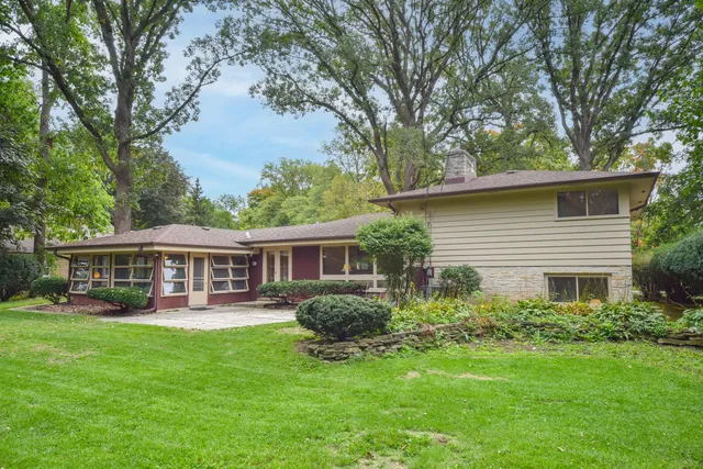 $450,000 | 2342 West Acacia Road, Glendale, WI 53209