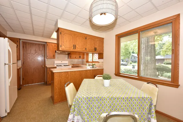 $450,000 | 2342 West Acacia Road, Glendale, WI 53209