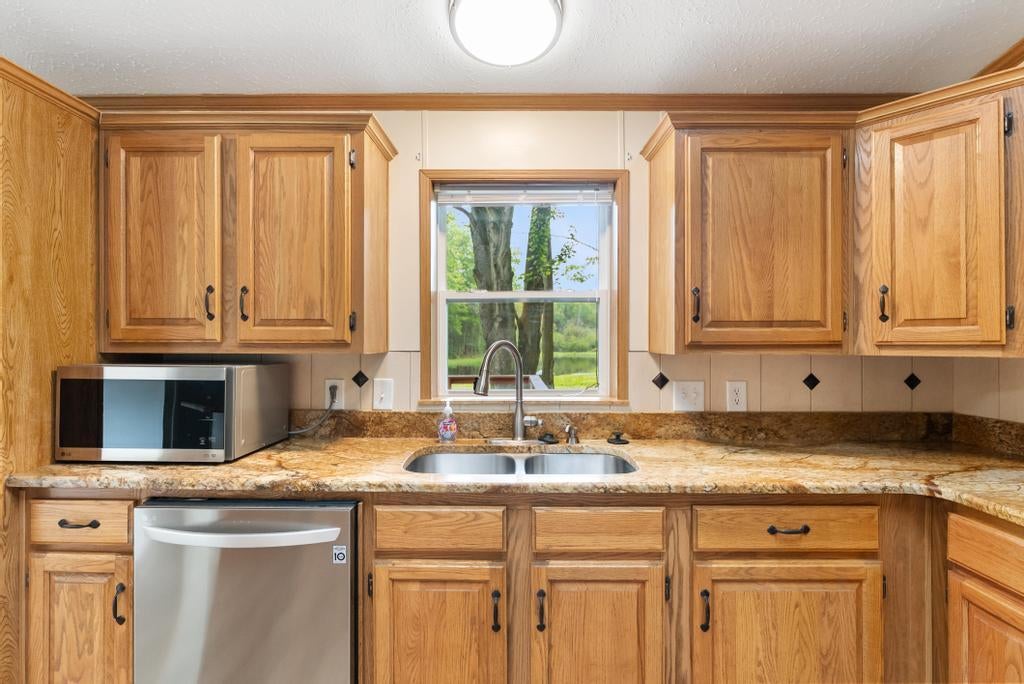 5654 Little Canada Road Cheboygan, MI 49721 - Photo 8 of 46 Gallery Image 8