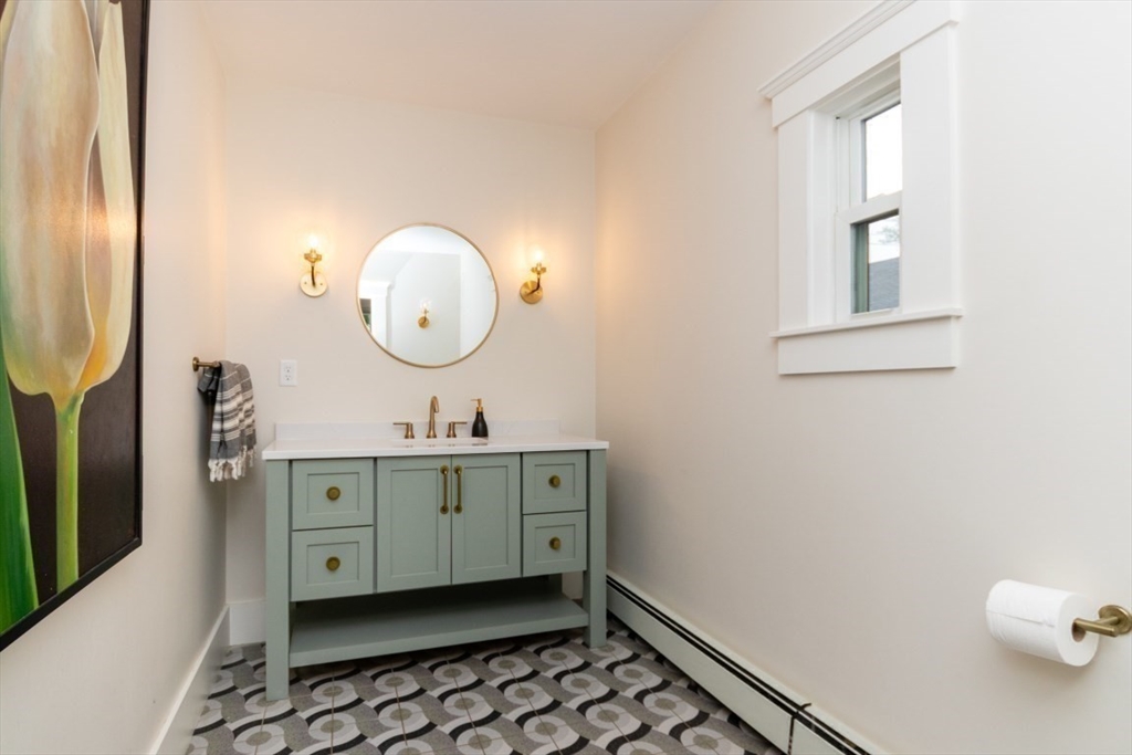 15 Dundee Road Quincy, MA 02171 - Photo 17 of 40 Gallery Image 17