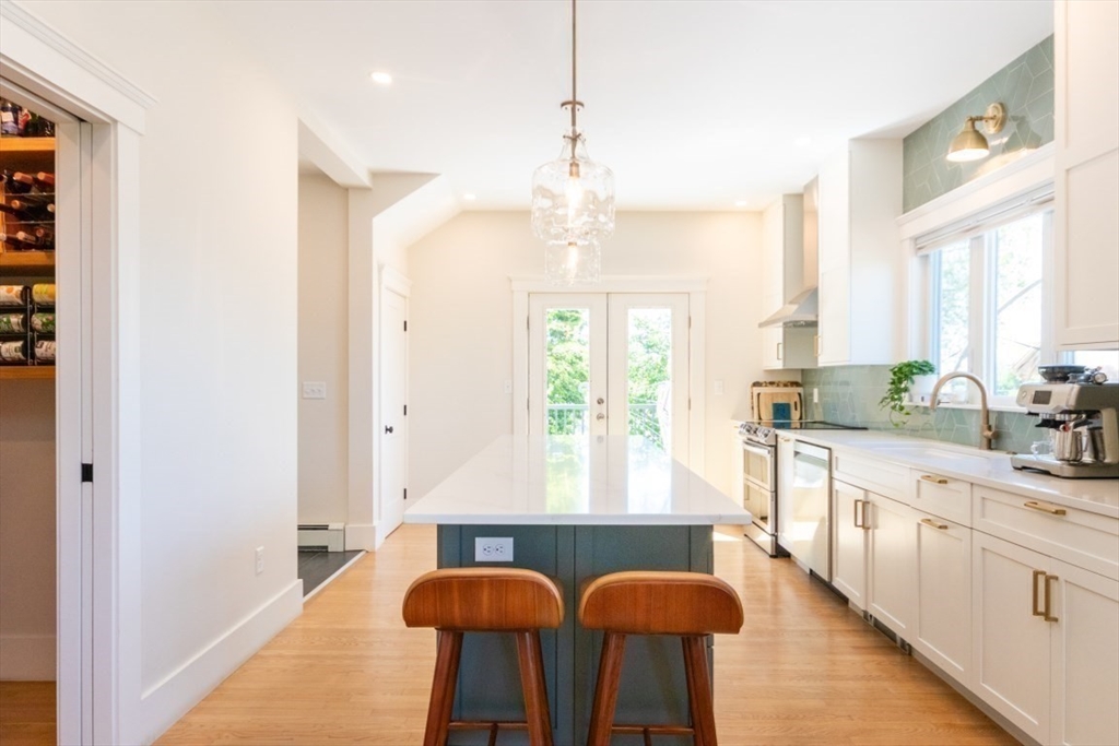 15 Dundee Road Quincy, MA 02171 - Photo 5 of 40 Gallery Image 5