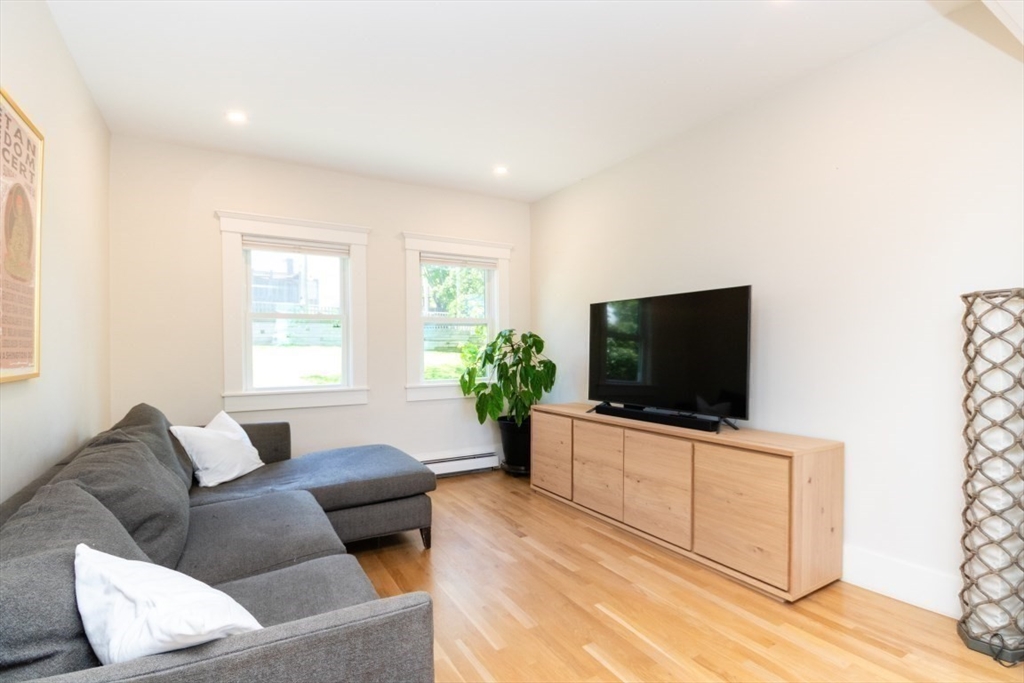 15 Dundee Road Quincy, MA 02171 - Photo 8 of 40 Gallery Image 8