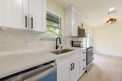 $374,000 | 10618 Braewick Drive, Houston, TX 77096
