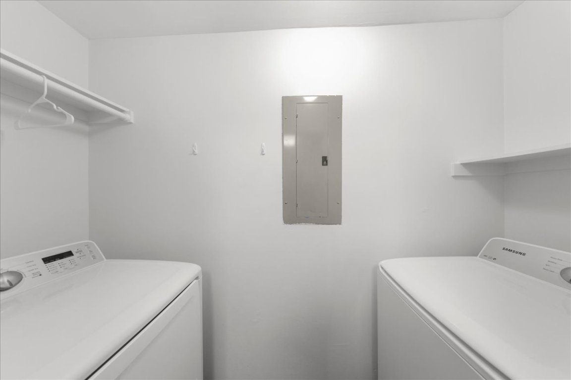 40 North Interstate Highway 35, Unit 6B3 Austin, TX 78701 - Photo 17 of 32 a utility room with dryer and washer