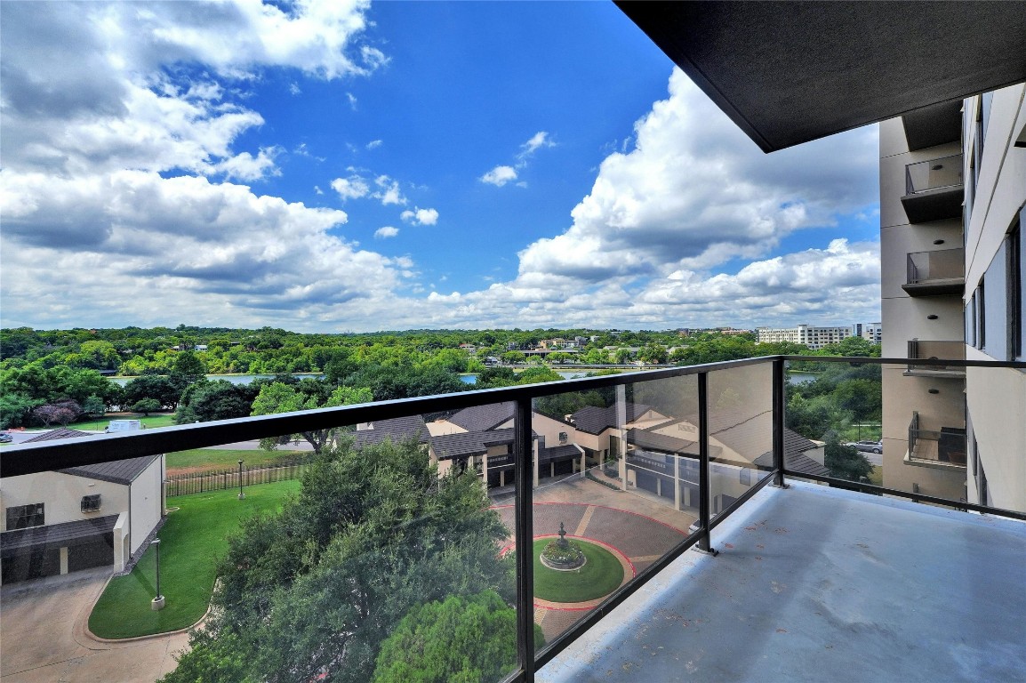 40 North Interstate Highway 35, Unit 6B3 Austin, TX 78701 - Photo 18 of 32 a view of a balcony with lake view