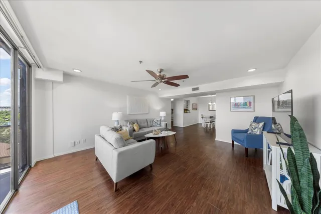 $2,700 | 40 North Interstate Highway 35, Unit 6B3, Austin, TX 78701