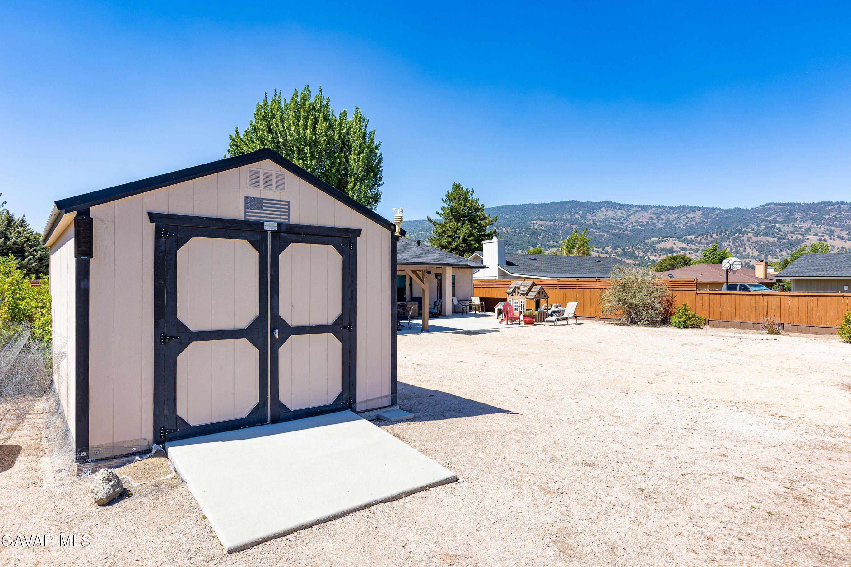 29926 Caddy Lane Tehachapi, CA 93561 - Photo 29 of 32 c12