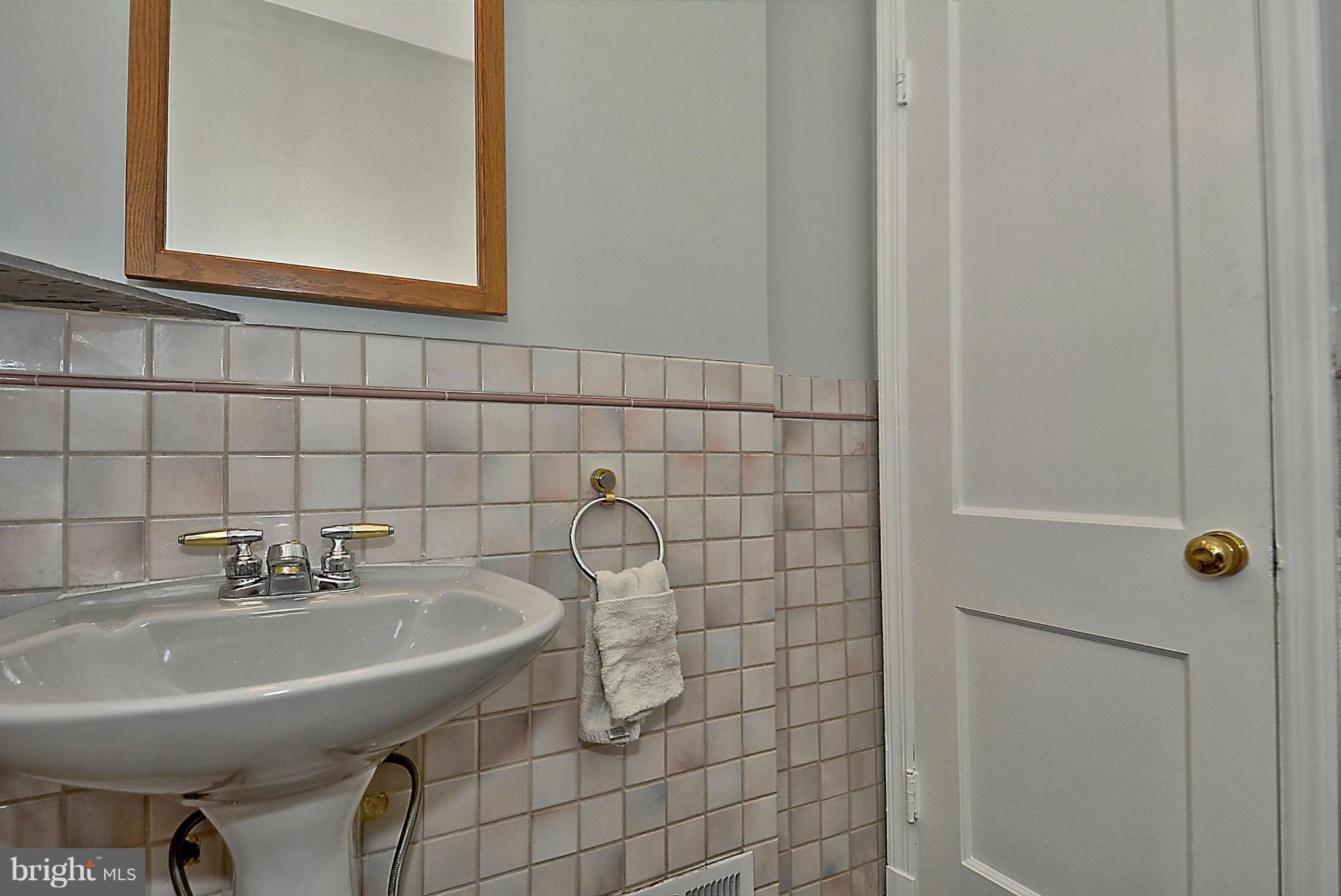 9901 Indian Lane Silver Spring, MD 20901 - Photo 19 of 27 Bath